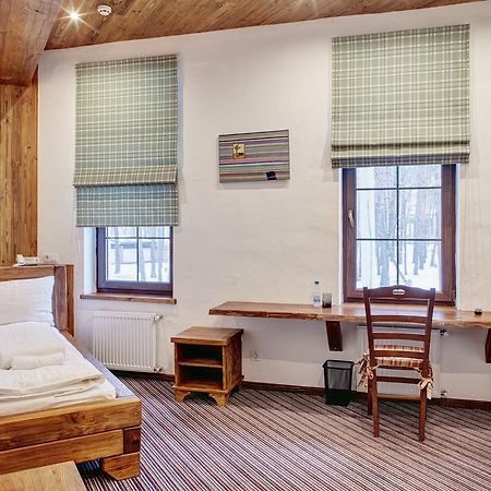 Shpatser hotel Briukhovychi Buitenkant foto