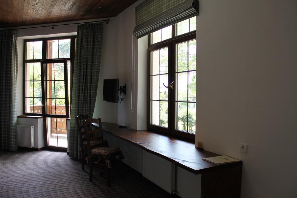 Shpatser hotel Briukhovychi Buitenkant foto
