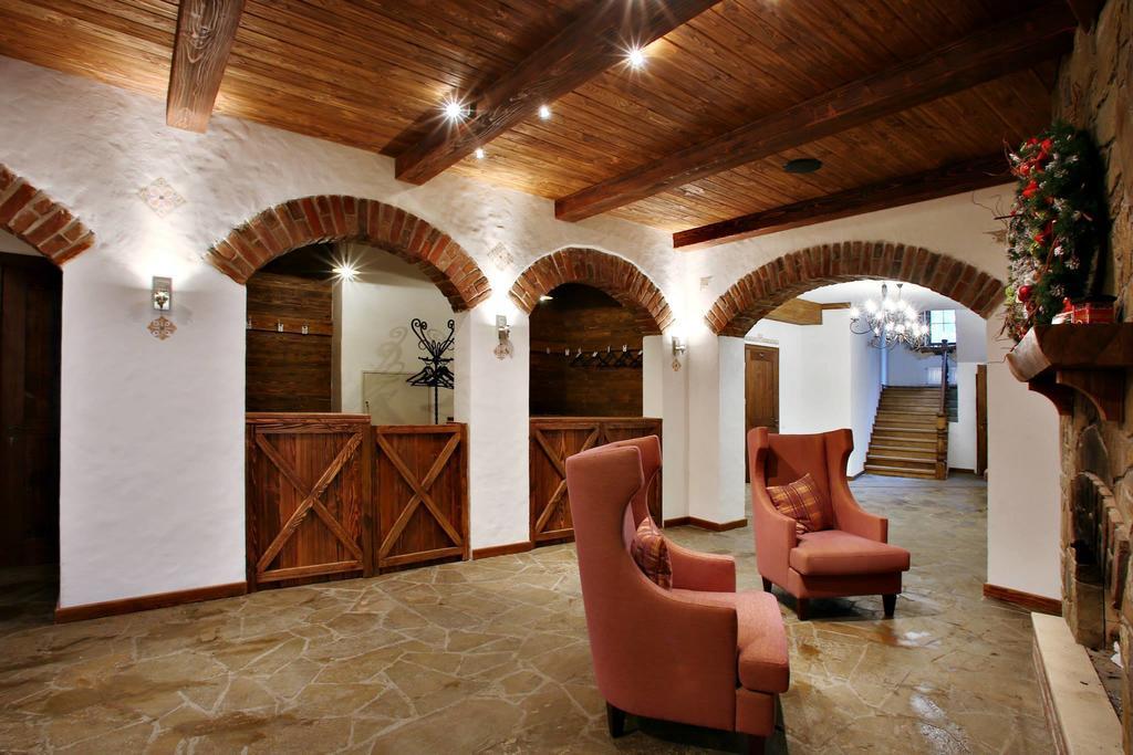 Shpatser hotel Briukhovychi Buitenkant foto
