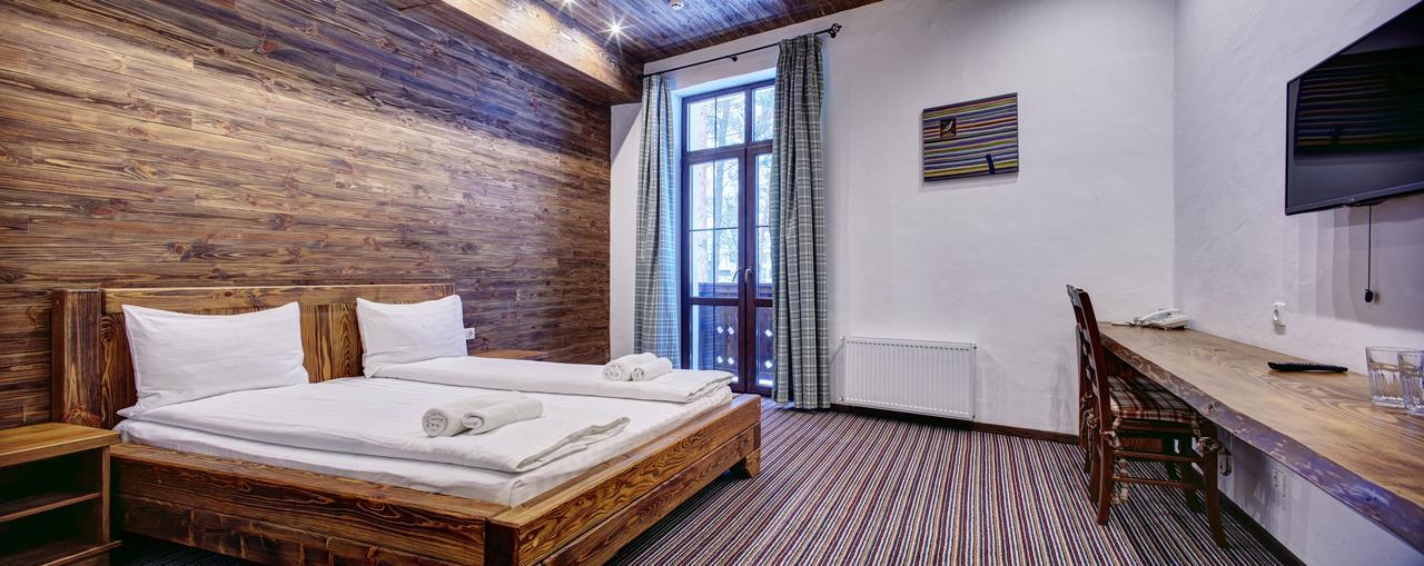 Shpatser hotel Briukhovychi Buitenkant foto