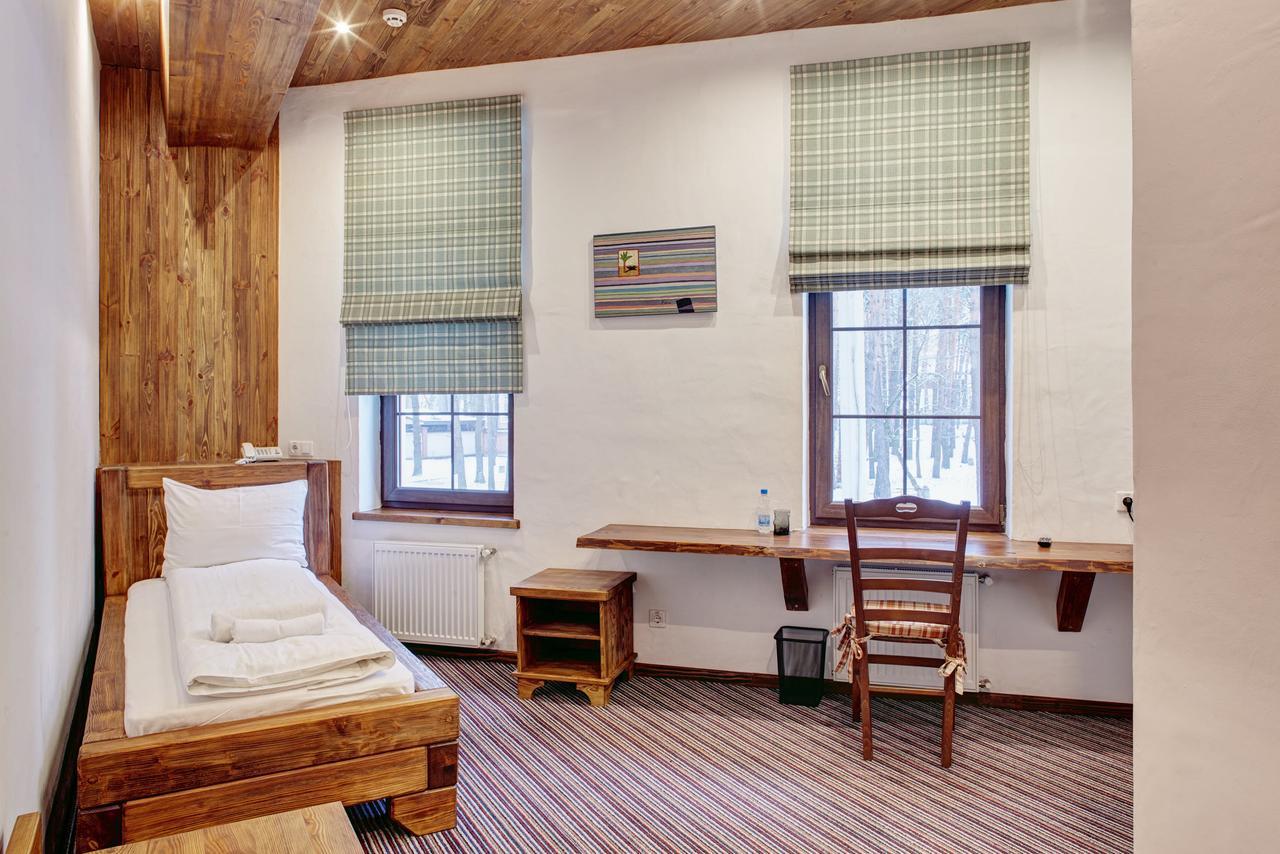 Shpatser hotel Briukhovychi Buitenkant foto