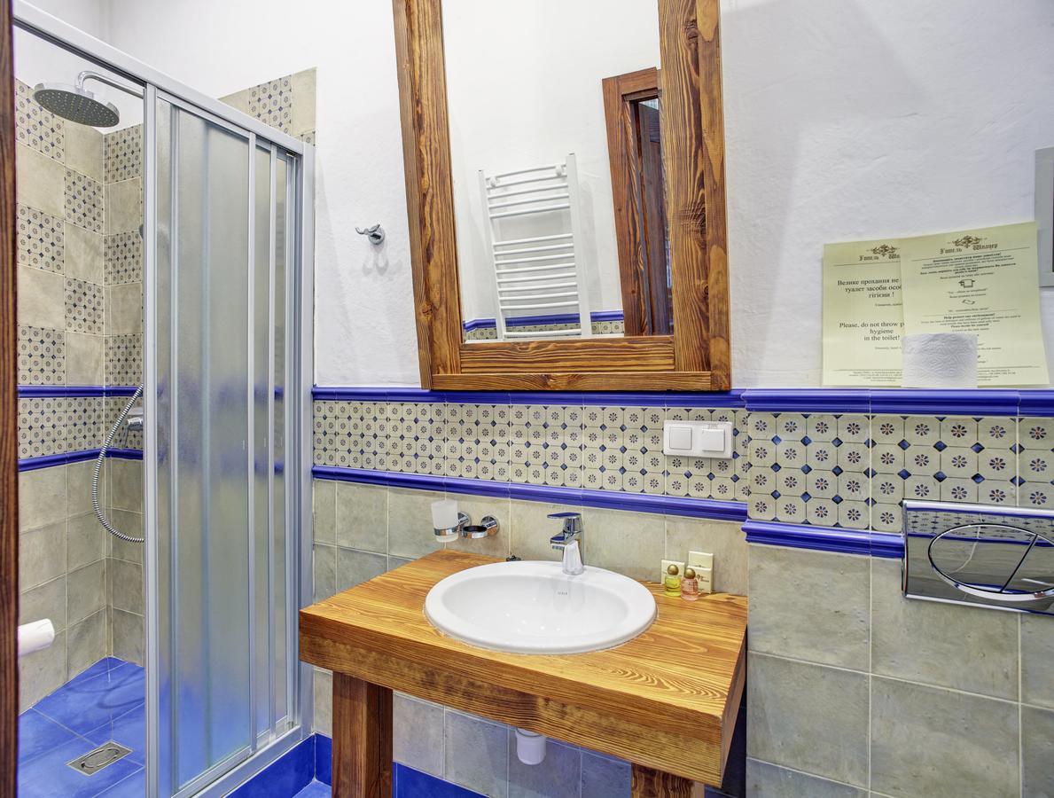 Shpatser hotel Briukhovychi Buitenkant foto